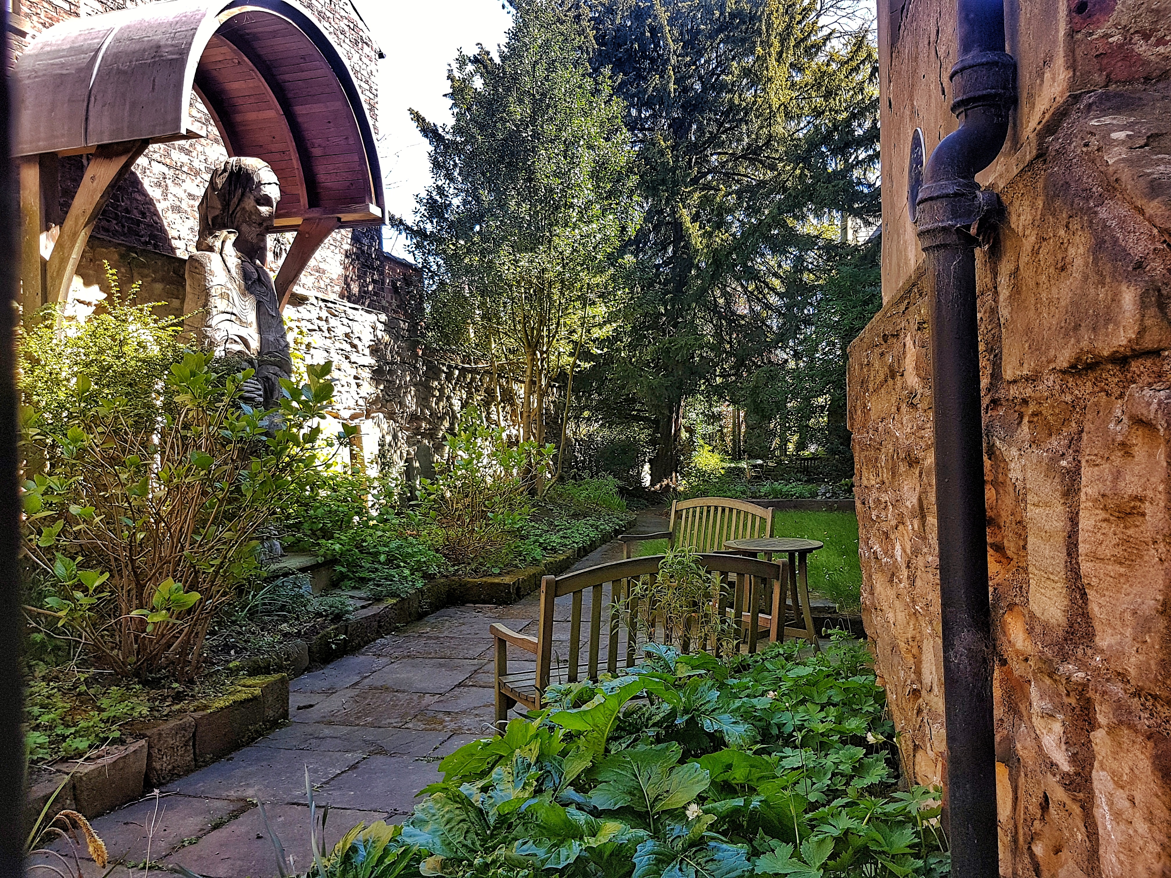 Durham secret garden - Your virtual guide to exploring the city of Durham UK . Come have a look! >>www.whatsupcourtney.com