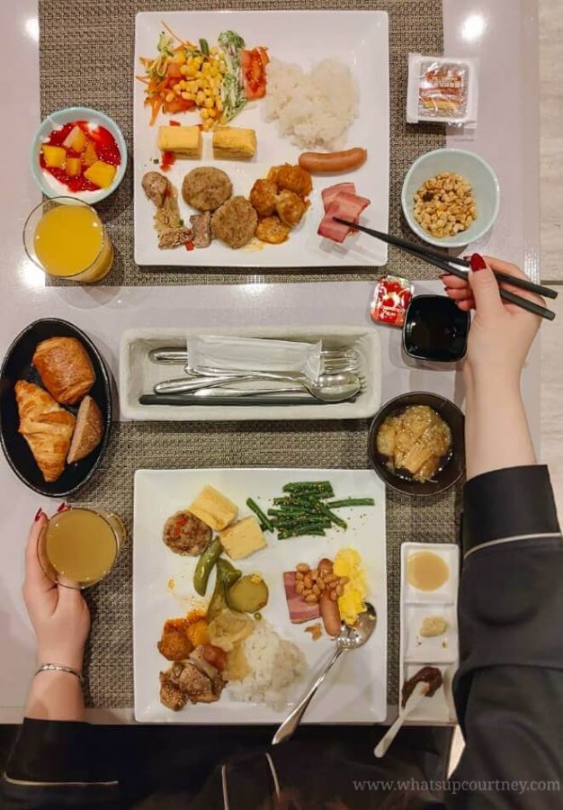 Breakfast is possibly one of the best things of staying in a great hotel. You get served a buffet style of Japanese and Western cuisine with a great selection of drinks and condiments