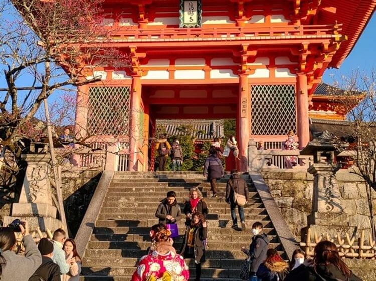 Kiyomizu Dera temple Kyoto while wearing a traditional kimono