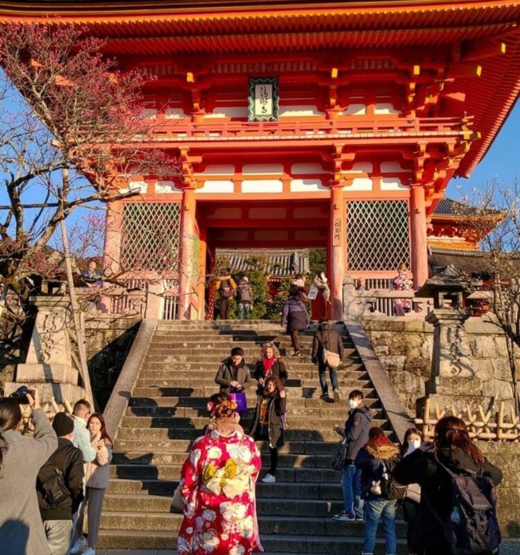 Kiyomizu Dera temple Kyoto while wearing a traditional kimono