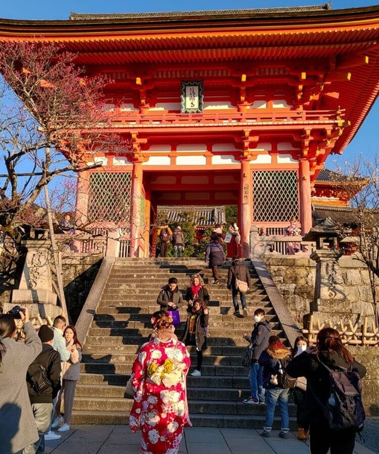 Kiyomizu Dera temple Kyoto while wearing a traditional kimono