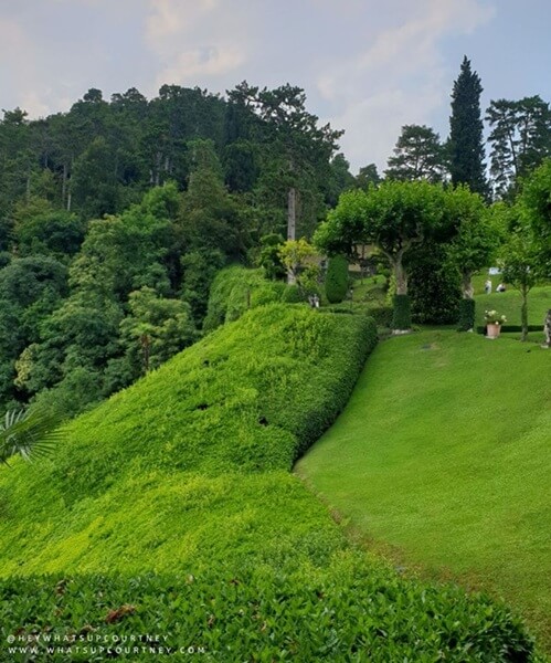the vast green gardens at Villa del Babianello lake como