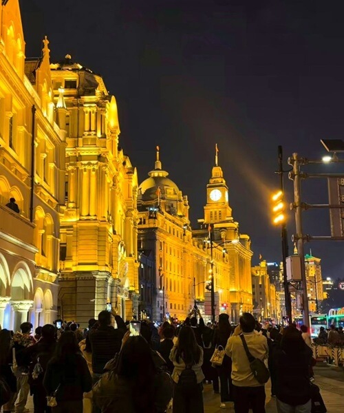lights turn on at 6pm at The Bund in Shanghai